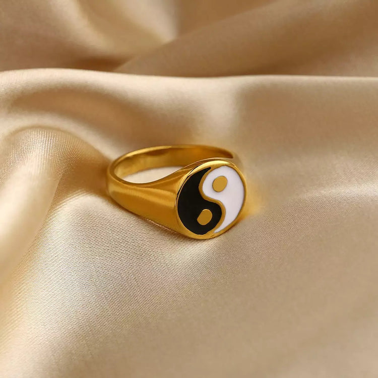 18k Yin Yang Ring